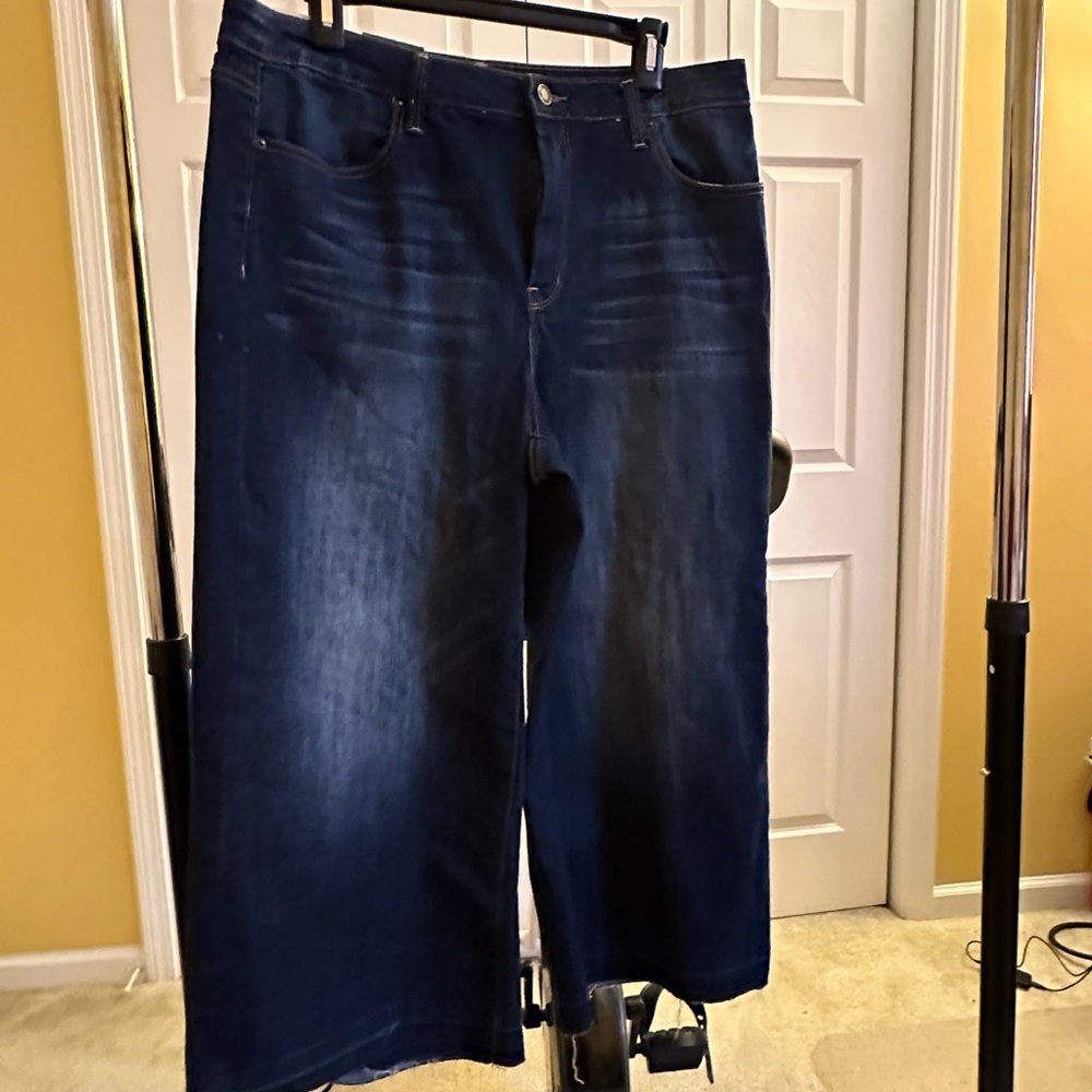 Angel Kiss Crop Jeans